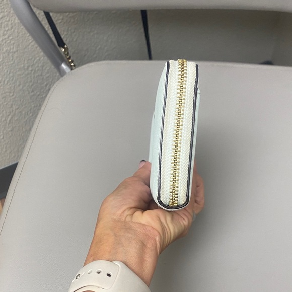 Kate Spade Light Blue Wallet - Picture 7 of 9